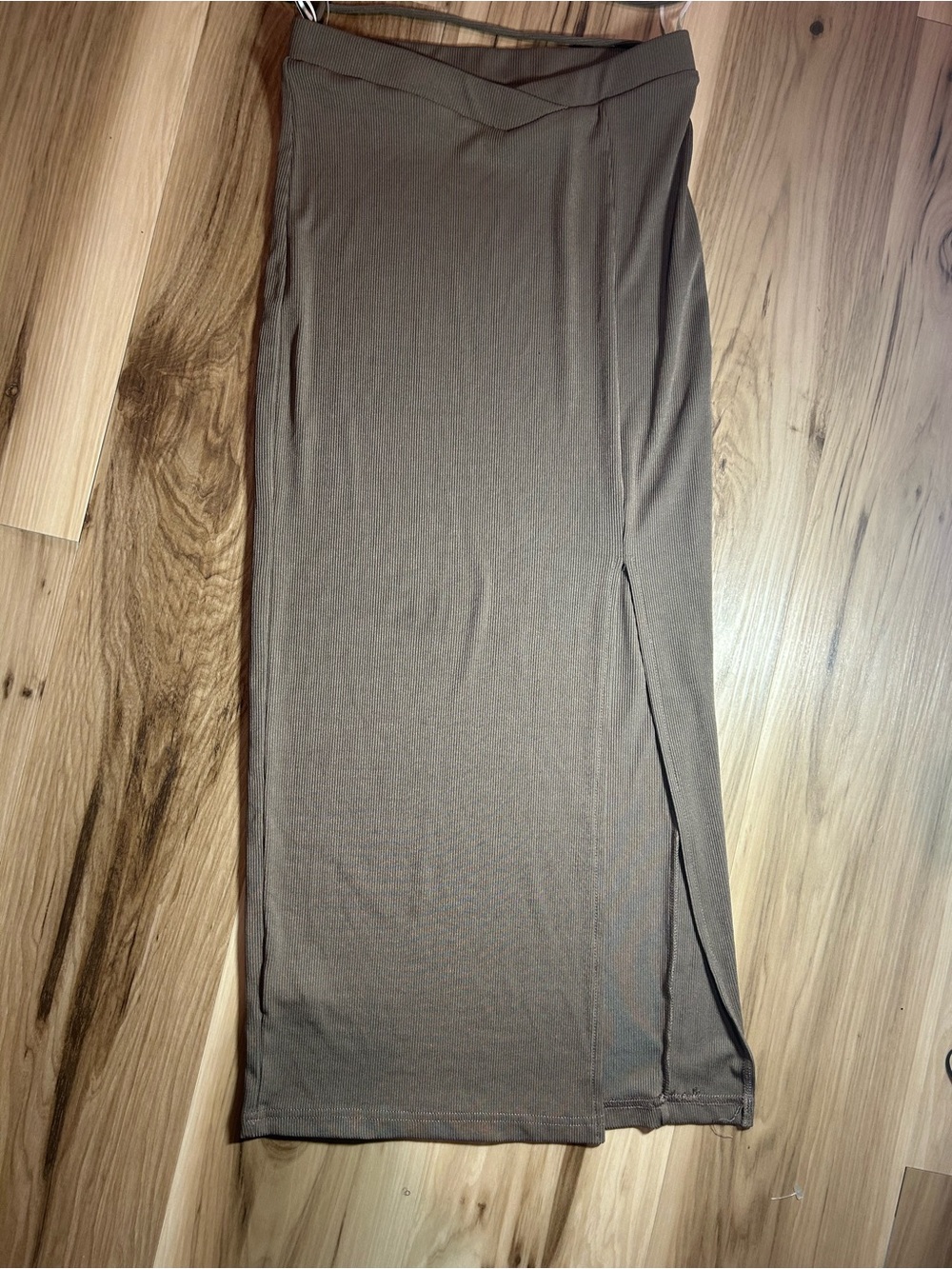 White Fox Ribbed Taupe Long Skirt – Size M